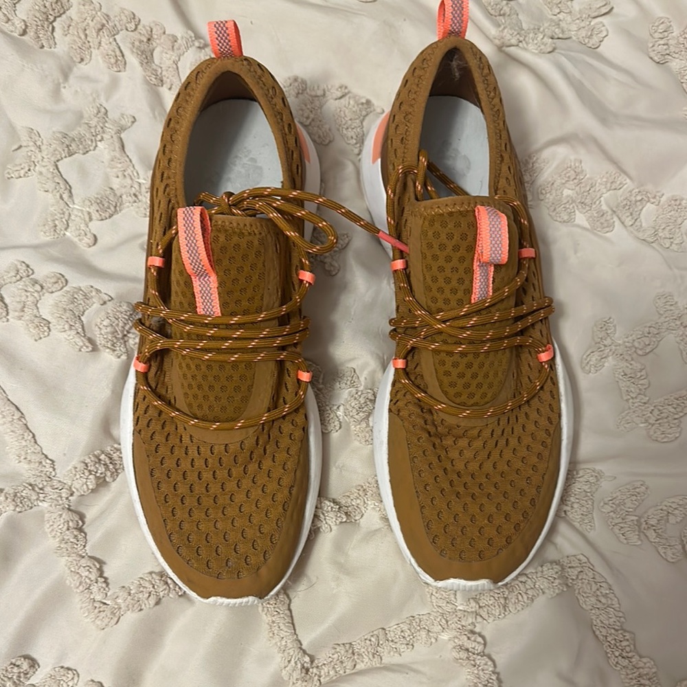 Women's Sorel Sneaker size 9